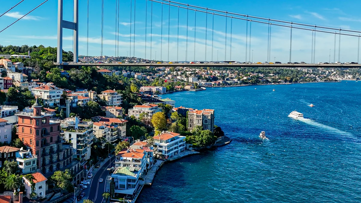 Yalı Dairesi ile Müstakil Yalı Arasındaki Değer Farkı Nedir? — temsili görsel