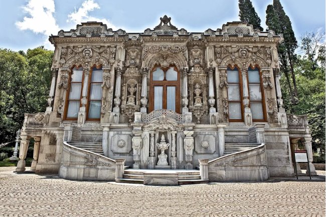 İhlamur Kasrı / Şişli / Teşvikiye: Zamansız Huzur, Şehir İçi Yaşam ve Gayrimenkul Perspektifi