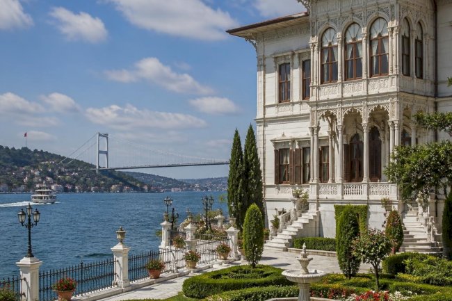 Specialized Asset Management for Waterfront Mansions, Villas, and Historic Residences along the Beşiktaş Bosphorus Line