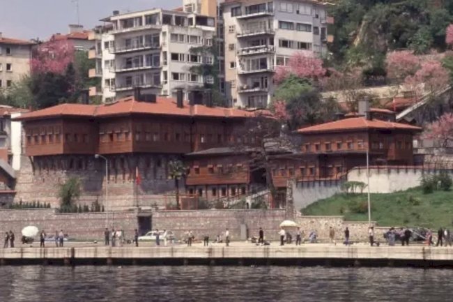 Yılanlı Yalı: Bebek ile Rumelihisarı Arasında Boğaziçi’nin Efsanevi Tarihi Yalısı