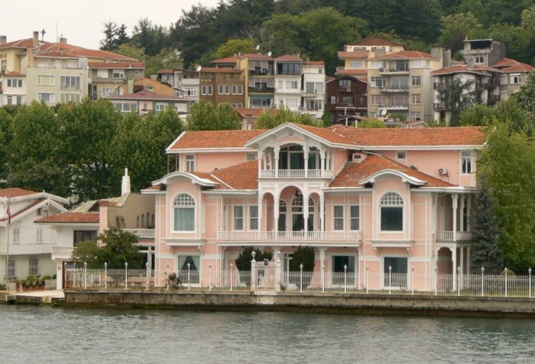 Şehzade Burhaneddin Efendi Yalısı: Yeniköy’ün Görkemli Erbilgin Yalısı